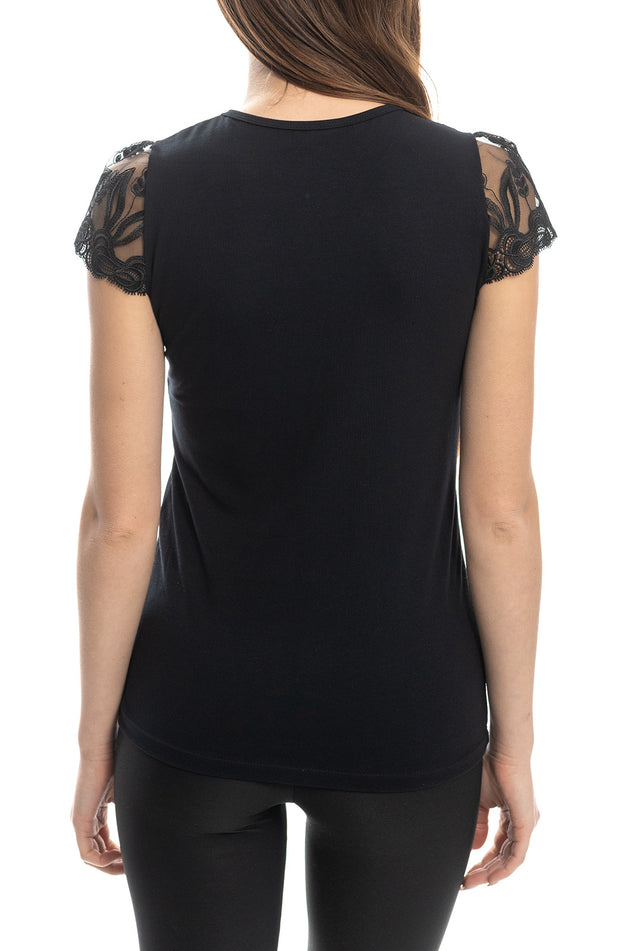 Черна памучна блуза с черни елементи от бродирана дантела 5423