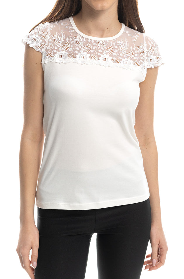 Памучна блуза, цвят екрю, с бели цветя от бродирана дантела 5423