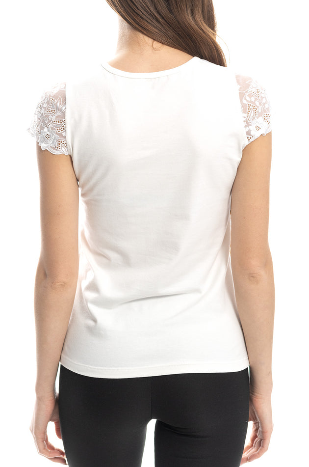 Памучна блуза, цвят екрю, с бели цветя от бродирана дантела 5423