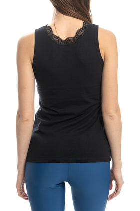 Черен памучен потник, обточен с дантела 6550