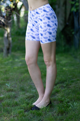 Памучни бермуди с щампа "Сини листа" 342-22