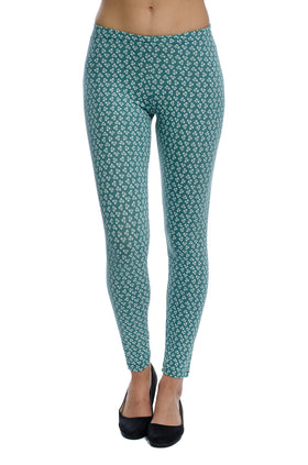 Памучен клин с щампа "Зелено на бели цветчета" 3423