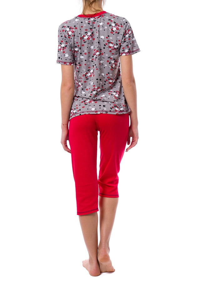 Памучна дамска пижама с щампа, цвят сиво и червено 332 (къс ръкав и панталон 7/8)