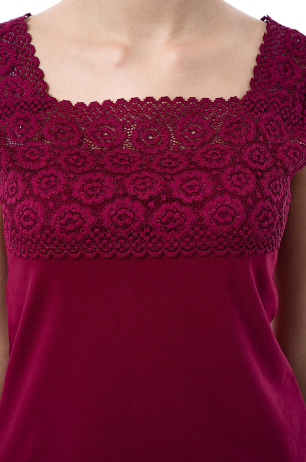 Памучна дамска блуза, цвят бордо с дантела 5201